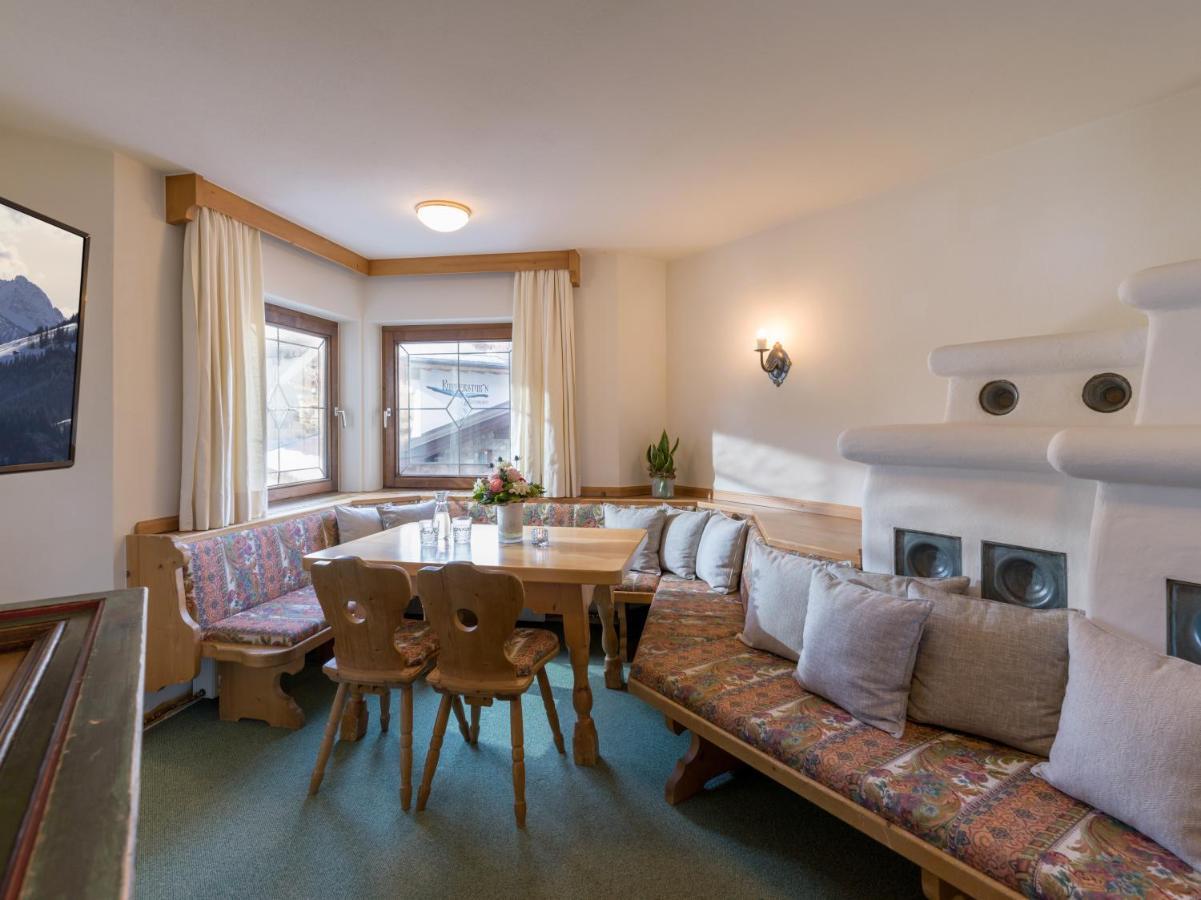 Alpen Glueck Hotel Unterm Rain Garni Kirchberg in Tirol Room photo